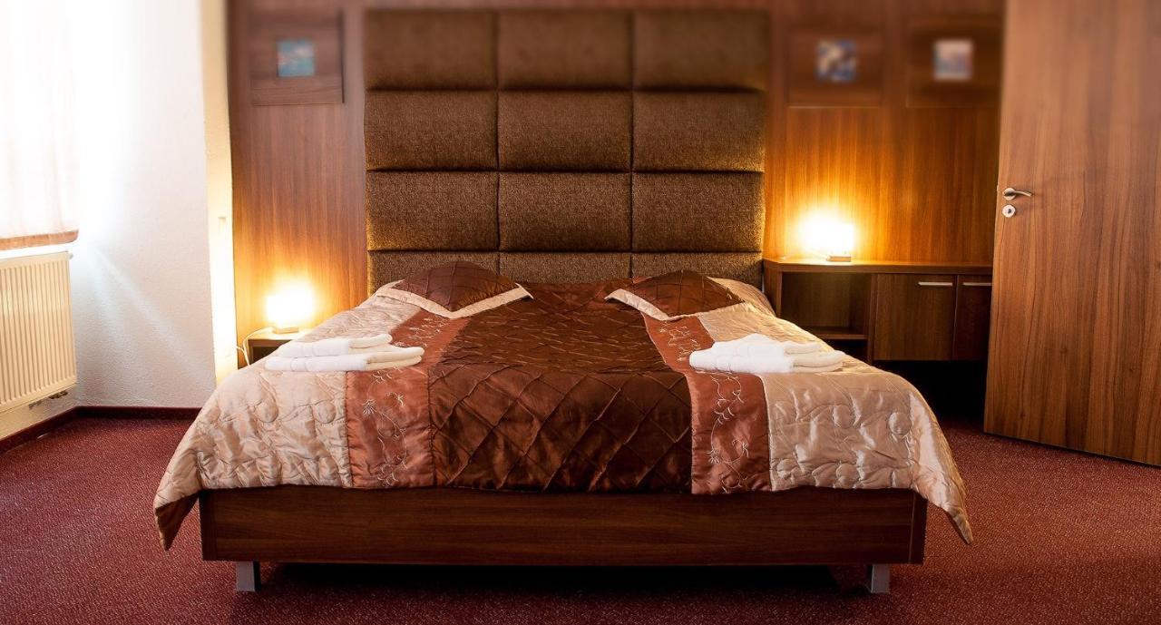 Hotel Branc, Garni سينيتسا المظهر الخارجي الصورة