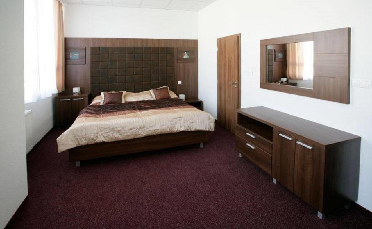 Hotel Branc, Garni سينيتسا المظهر الخارجي الصورة