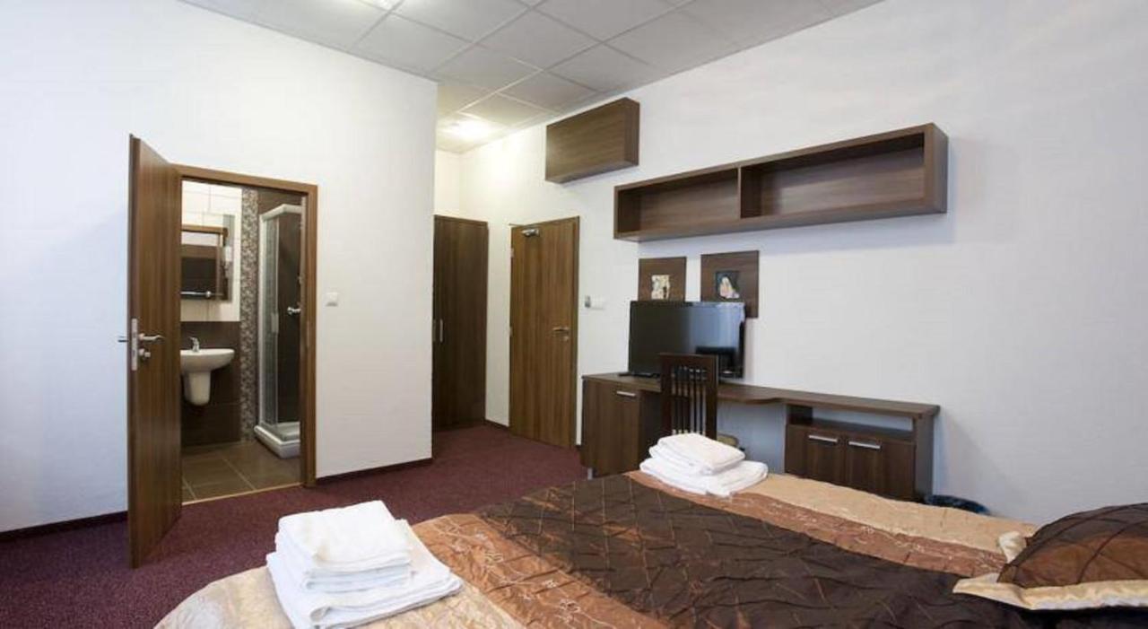 Hotel Branc, Garni سينيتسا المظهر الخارجي الصورة